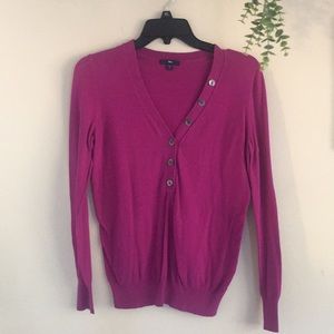 V neck long sleeve with buttons
